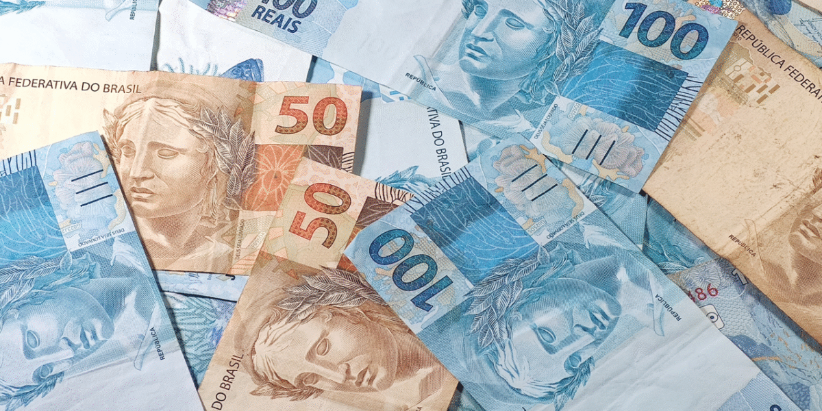 investing investment strategies passive income stock market financial freedom money management wealth building long term investing financial independence wealth mindset invest in Brazil Brazilian investors i ( (3)